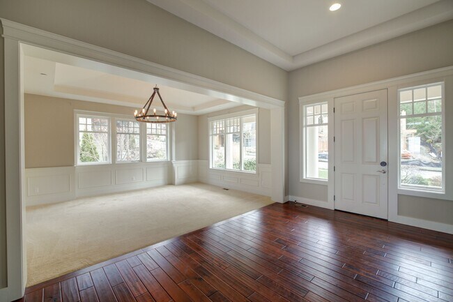 Building Photo - 3028 NE Harrison Dr