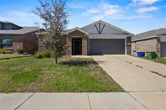 Building Photo - 627 Aqueduct Dr