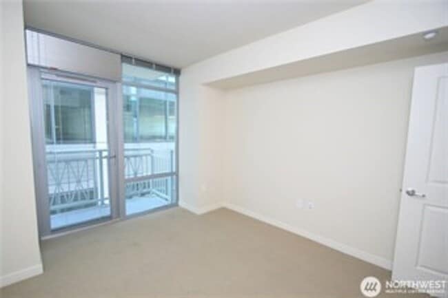 Building Photo - 1bd/1ba Seattle Condo