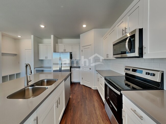 Building Photo - 8815 N 171st Dr