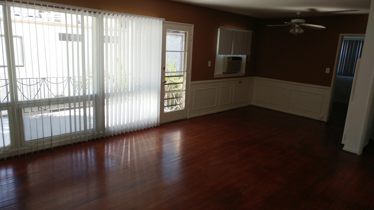 Livingroom - 4630 Colfax Ave