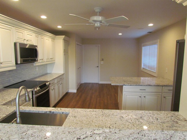 Building Photo - 22712 Caravelle Cir