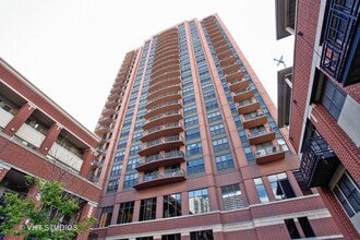 Building Photo - 330 N Jefferson St