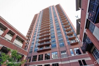 Building Photo - 330 N Jefferson St