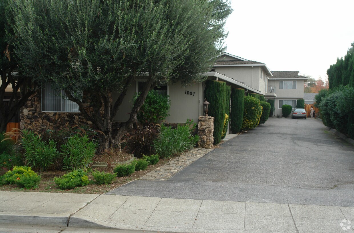 Primary Photo - 1007 Boranda Ave