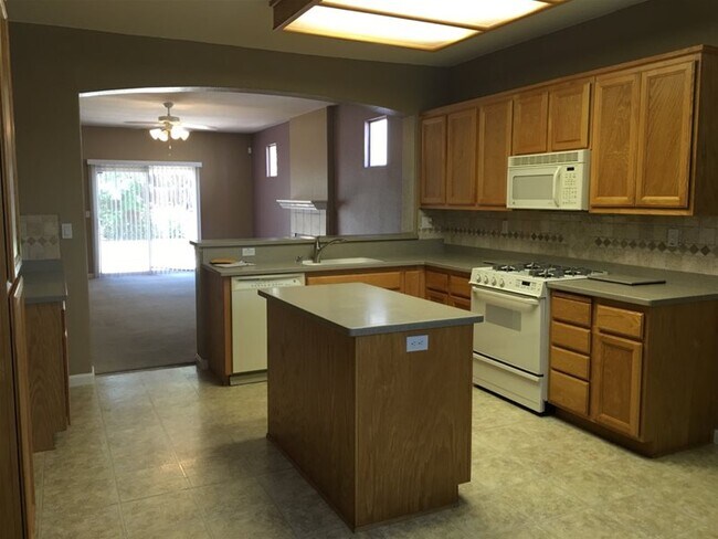 Building Photo - 1073 Earnhardt Dr