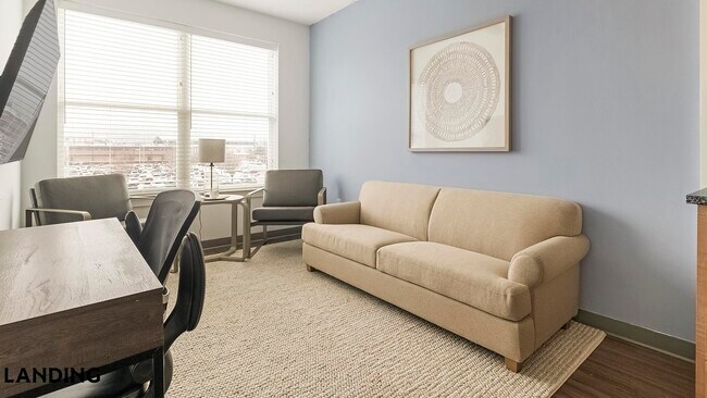 Building Photo - 302 13th St S