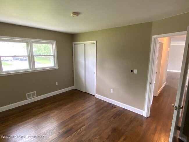 Building Photo - 338 Birch Bark Dr