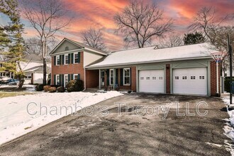 Building Photo - 1727 Larkmeade Dr