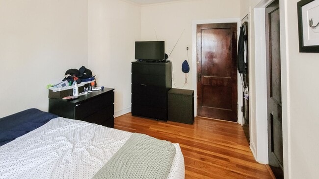 Building Photo - 3929-1 North Keeler Avenue, Chicago, IL 60...