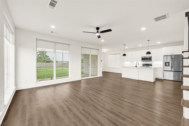 Building Photo - 659 Rd 5846