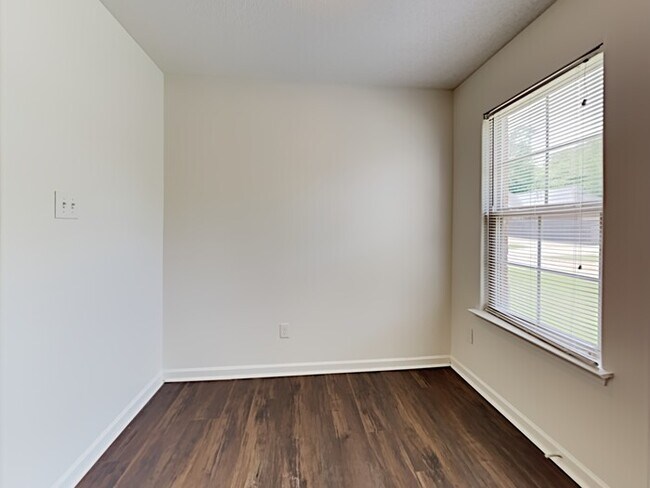 Building Photo - 7387 Brentridge Dr