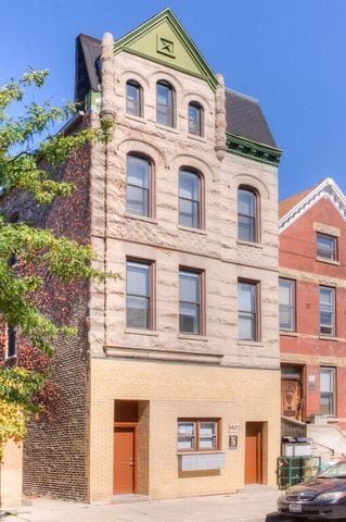 Building Photo - 1420 W Blackhawk St