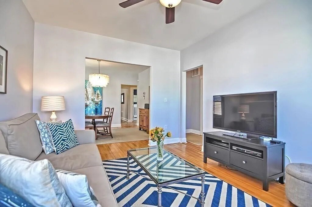 Foto principal - 154 W Adams St