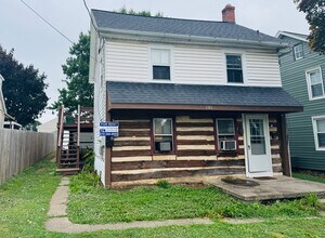 Building Photo - 121 E Chestnut St