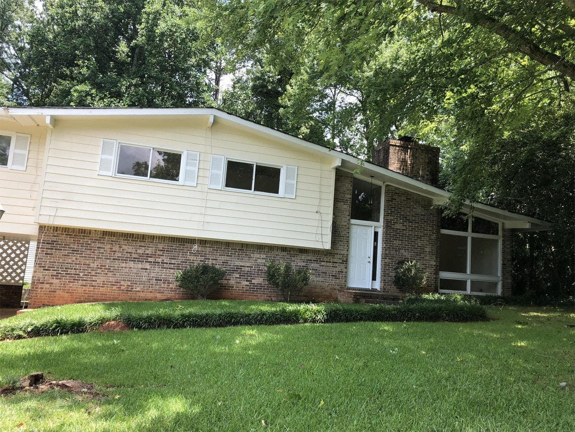 1603 Pinebrook Dr, Griffin, GA 30224 House Rental in Griffin, GA