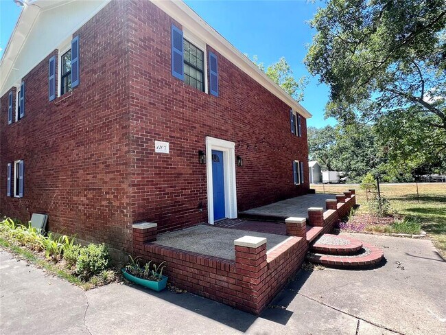 Building Photo - 1207 3rd St