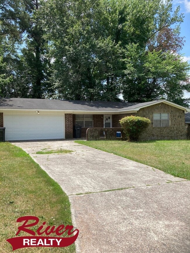 Building Photo - 3628 Cameron Dr
