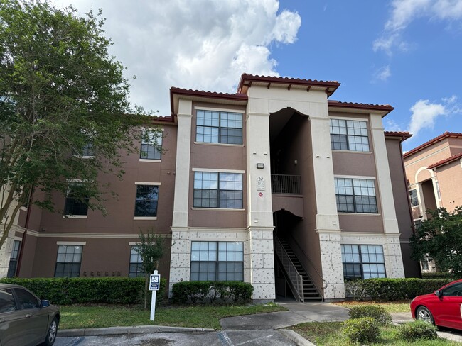 Building Photo - 6137 Metrowest Blvd