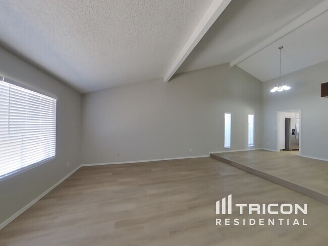 Foto del edificio - 3629 W Kelton Ln