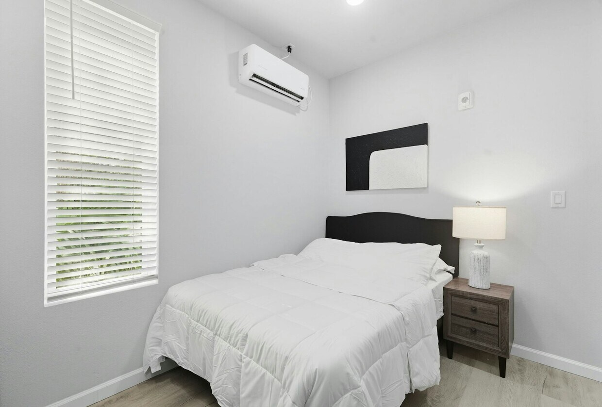 Foto principal - 624 Avenue H