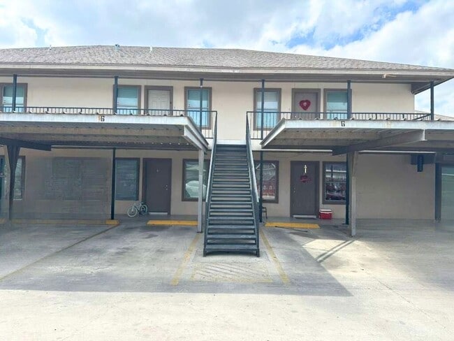 Building Photo - 1421 W Harrison Ave