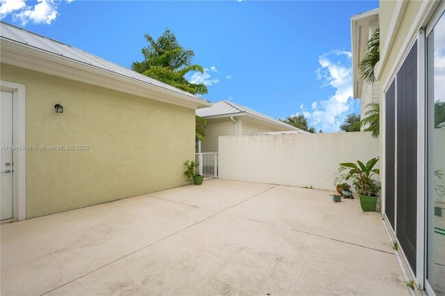 Building Photo - 1039 Key Largo St