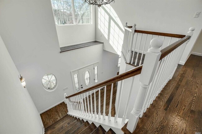 Building Photo - 25 Savanna Circle