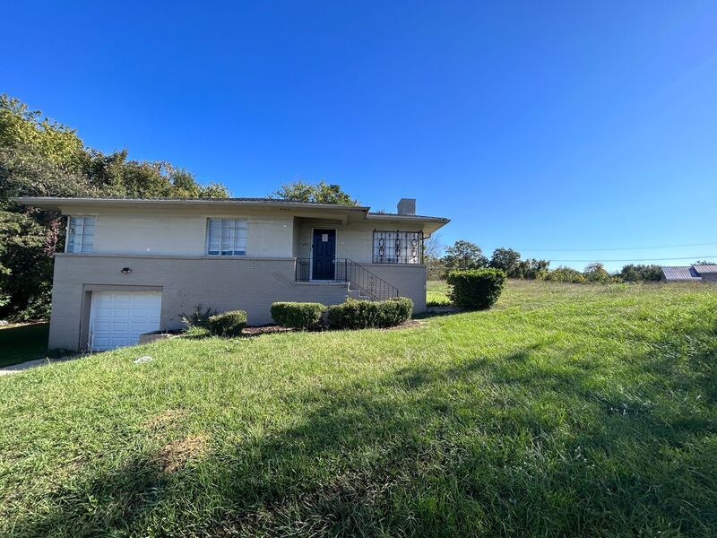 Foto principal - 605 Forestdale Blvd