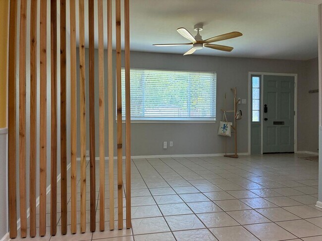 Foto del edificio - 105 W Silver Sands Dr