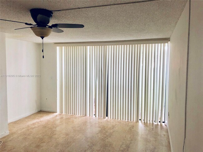 Building Photo - 8271 SW 157th Ave