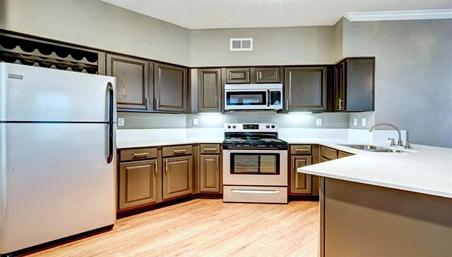 Building Photo - 670 Louis Henna Blvd