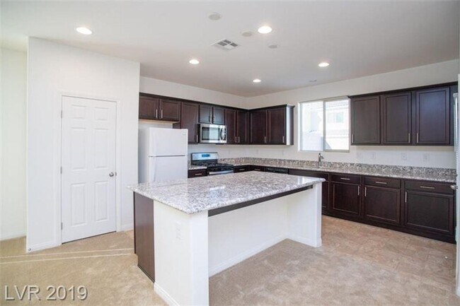 Building Photo - 3 br, 2.5 bath House - 298 Cullerton Street