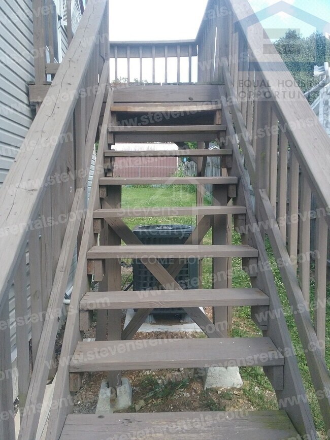 Building Photo - Hungry For A New Space ?