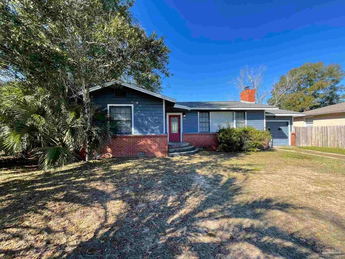 Primary Photo - 1810 E Cross St