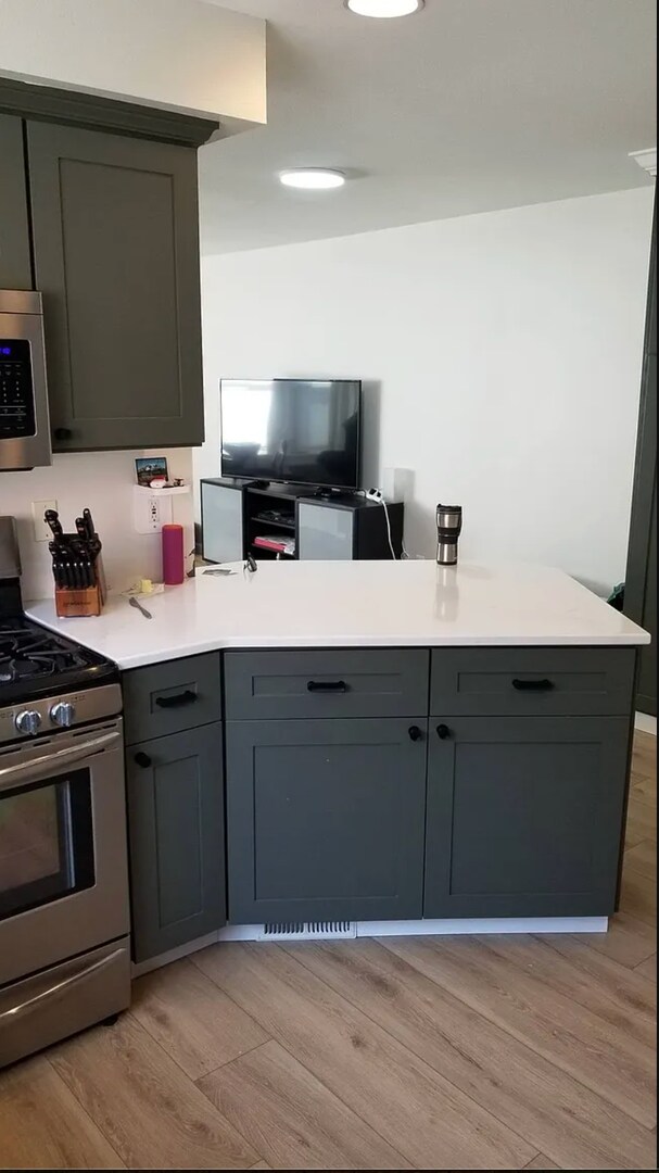 Foto del edificio - Greenwood Townhome 2Beds 1.5 Bath- $3,200