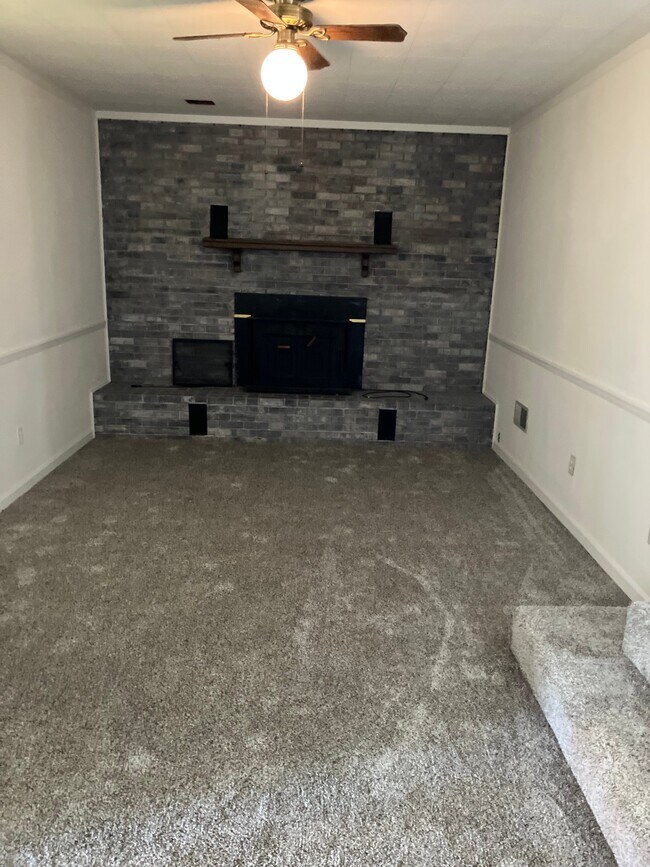Foto del edificio - 3316 Mountain View Dr