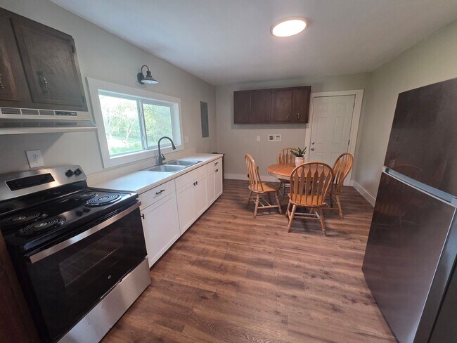 Foto del edificio - Charming 3-Bedroom Home in Rossville – Spacious, Cozy & Convenient!