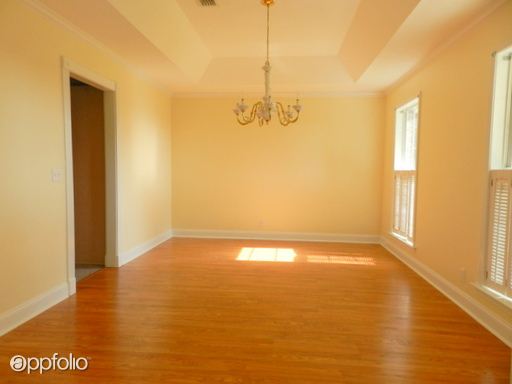 Building Photo - 305 Cumberland Dr