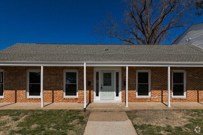 Foto del edificio - 6124 Lexington Ct