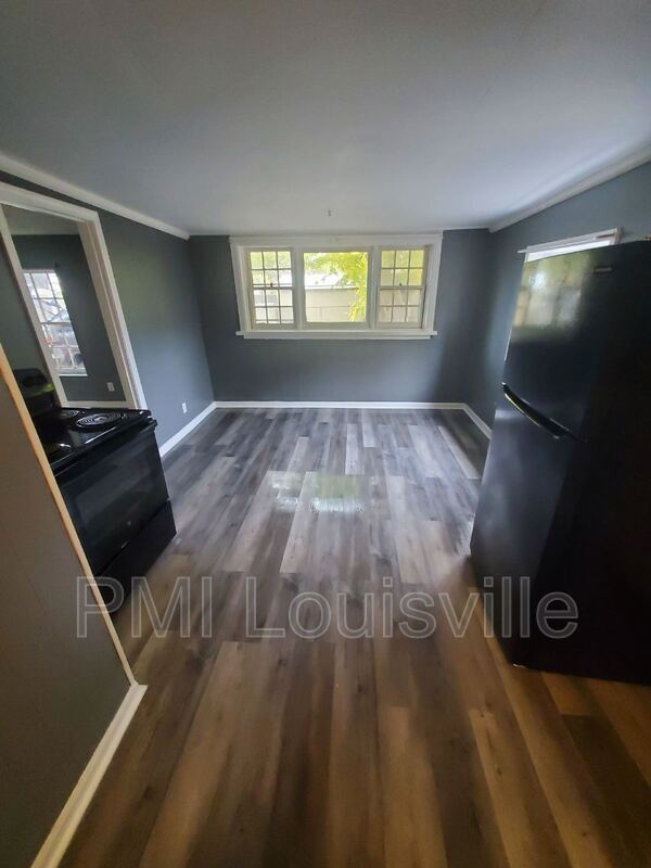 9219.5 Alexander Ave, Louisville, KY 40272 Condo for Rent in