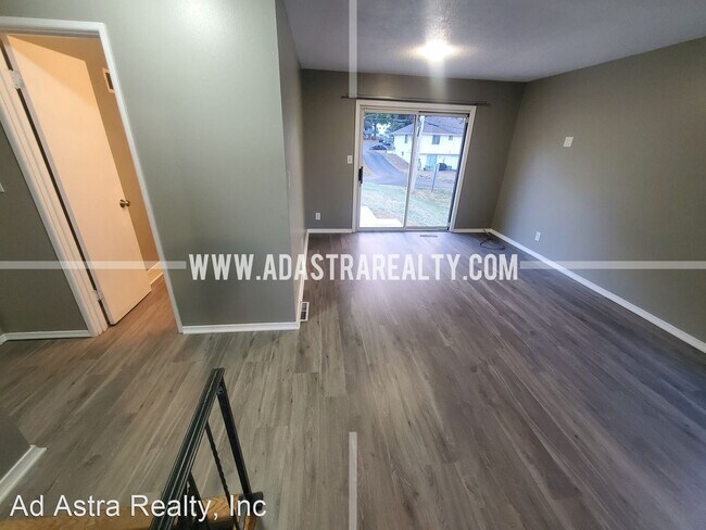 Building Photo - 2 br, 1 bath House - 9412 Ballentine St