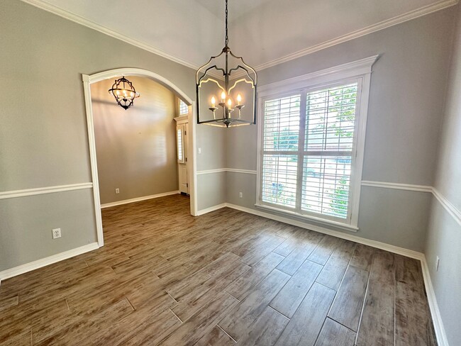 Building Photo - ACADIANA PLACE-GORGEOUS HOME-SOUTHEAST SHR...