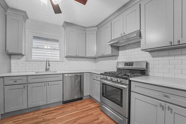 Building Photo - 70 Clifford St