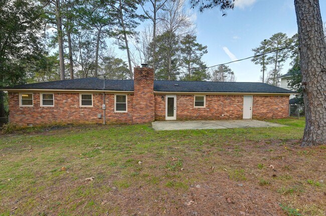 Foto del edificio - 2522 Rolling Pines Rd