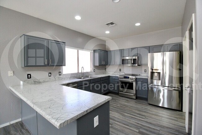 Building Photo - 2755 E Morenci Rd