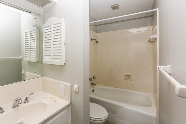 Building Photo - Beautiful Home on Tanglewood