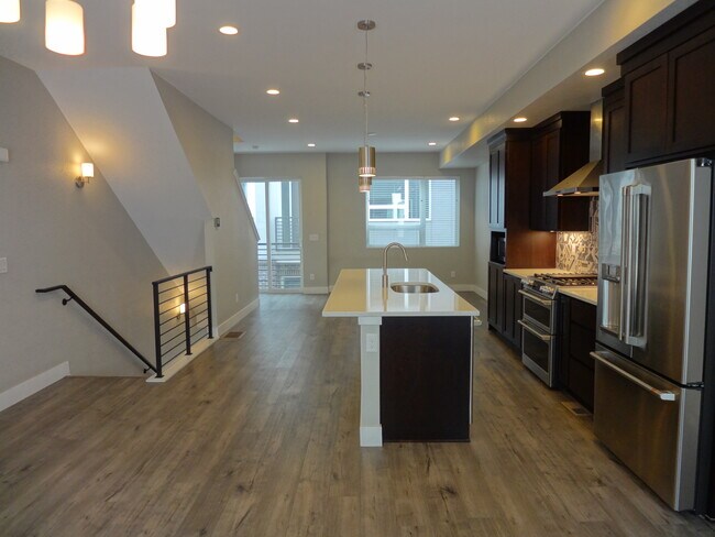 Unit 3 - 1625 Harlan St