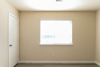 Building Photo - 12311 Dona Lane