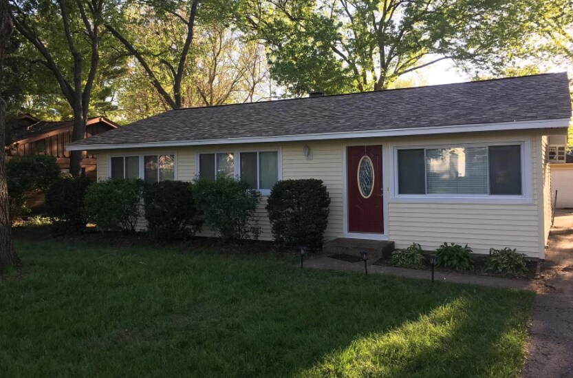Primary Photo - 7511 Manor Rd